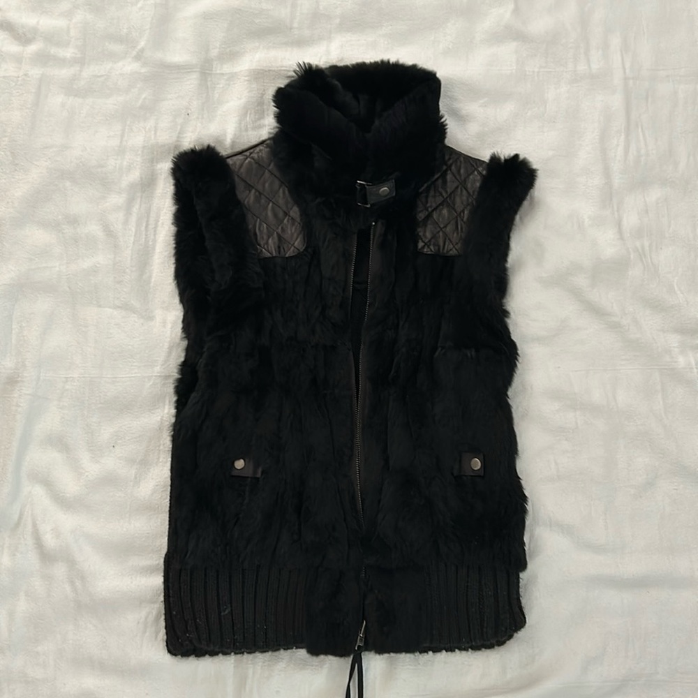 Reversible black faux fur vest!